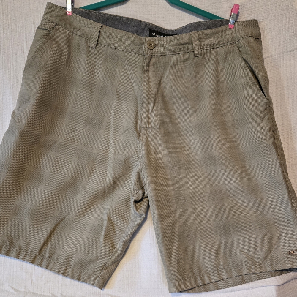 O'Neill Men's Tan Flat Front Shorts‎